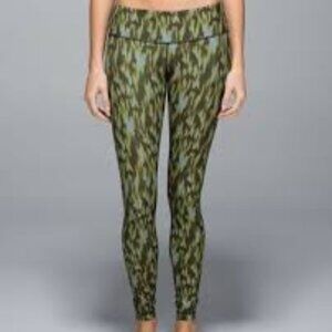 Lululemon Lululemon Wunder Under Tight Camouflage Pear Inkwell